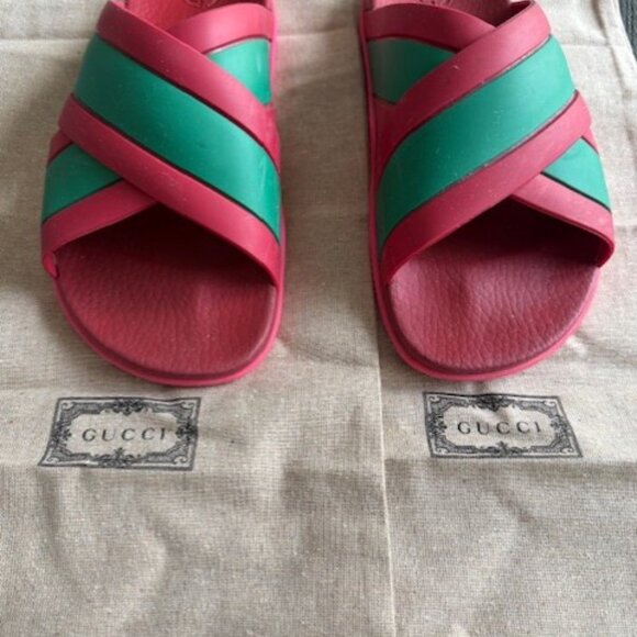 Gucci Women's Slides with Web Detail & Pink Sole – Chic & Comfortable - Picture 11 of 11